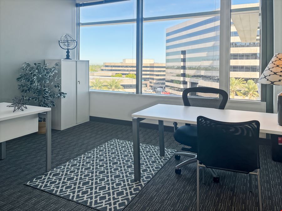 Regus - Phoenix - 24th and Camelback