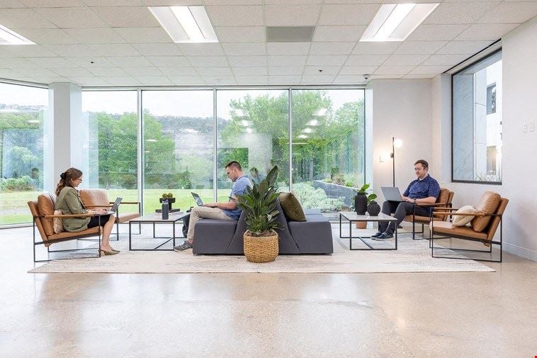 Expansive Day Office