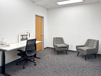 Regus - Indianapolis - Meridian St