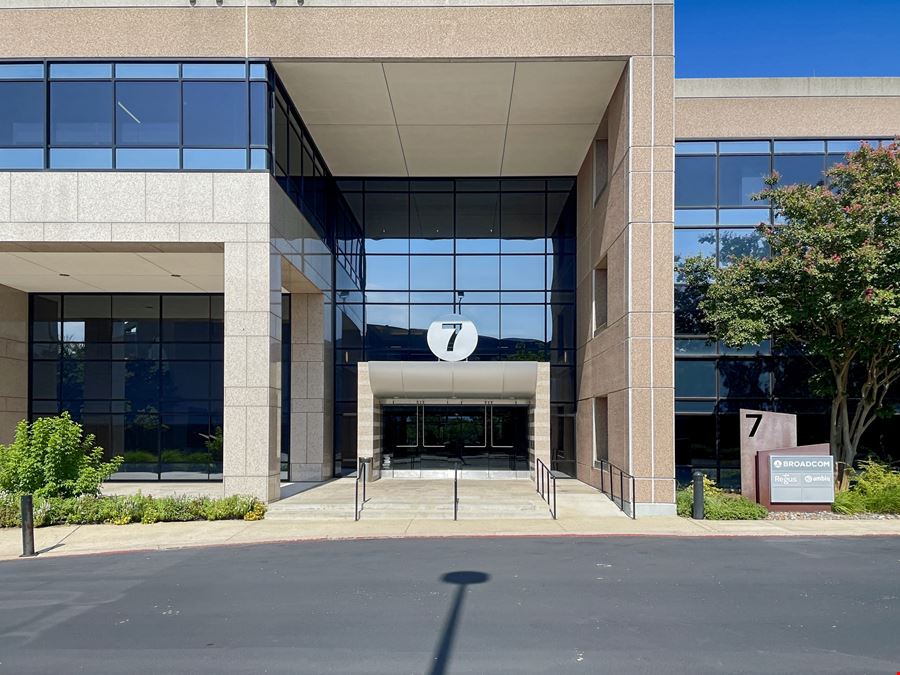 Regus - Austin - River Place