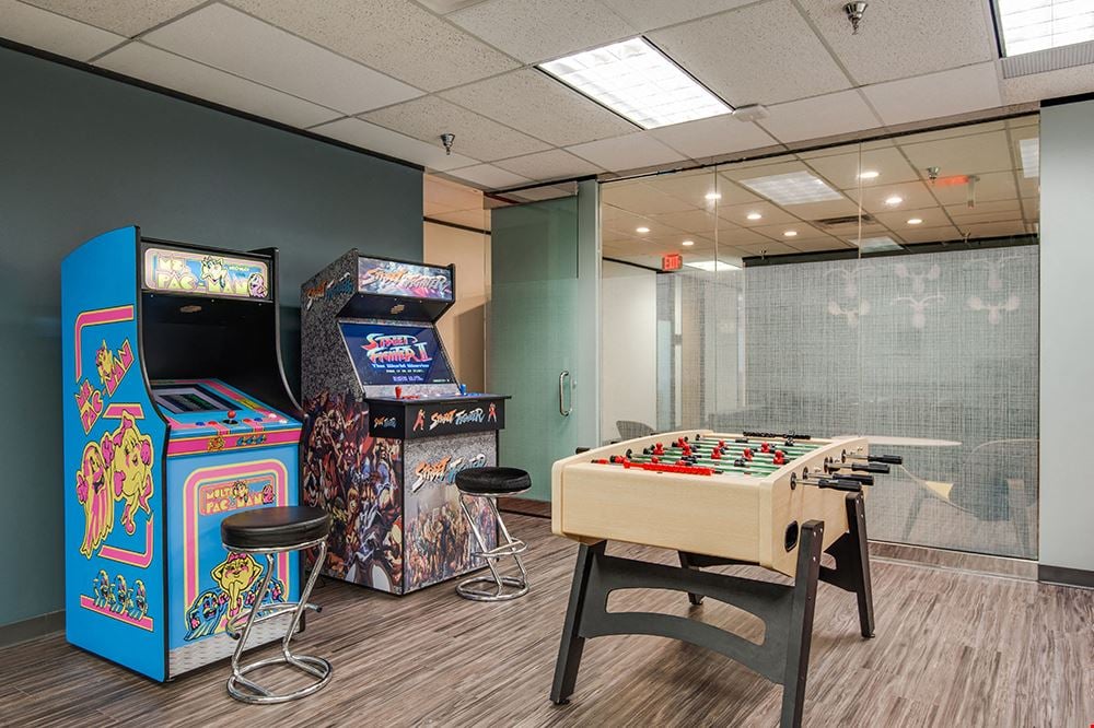 8330-8360 Lyndon B Johnson Fwy