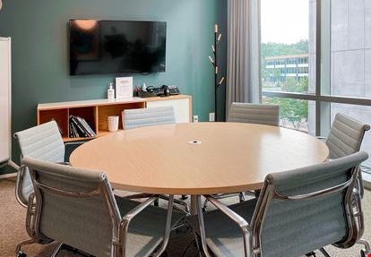 NC, Raleigh - Spaces Crabtree Terrace