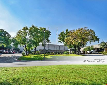 1825 West Walnut Hill Lane