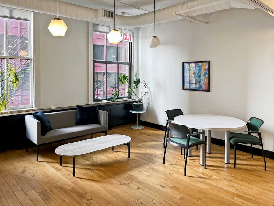 IL, Chicago - 332 S Michigan Avenue