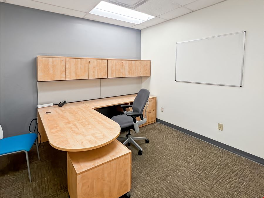 Regus - Bowling Green - 922 State Street