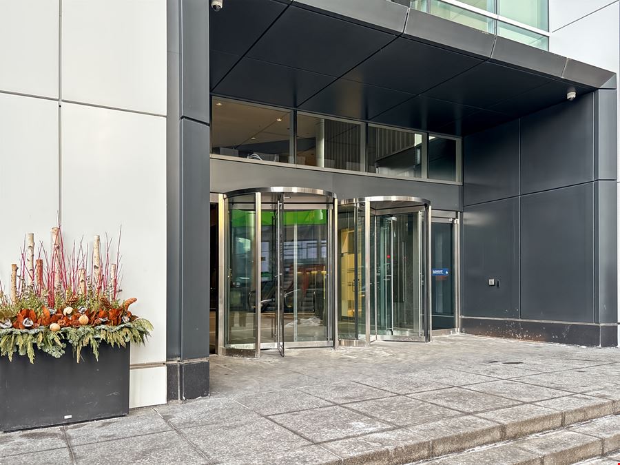 Regus - Toronto - Queen & Bay