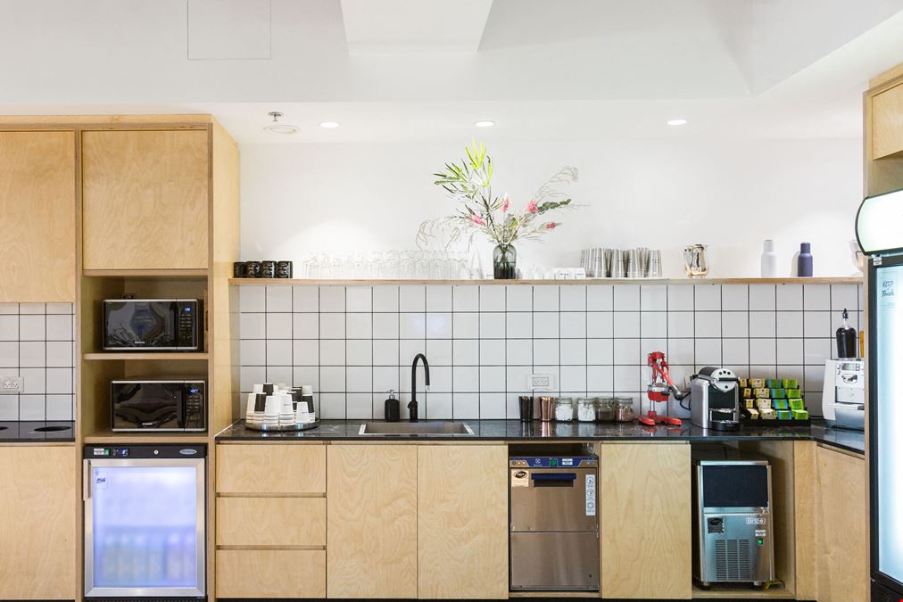 Derech Ha'atzmaut 45