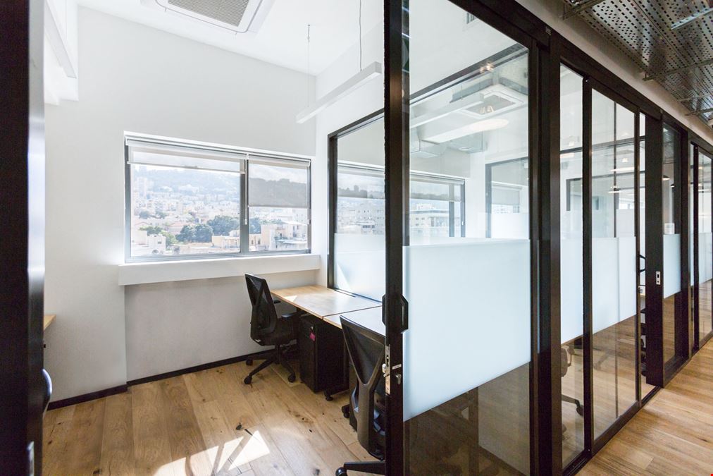 Derech Ha'atzmaut 45