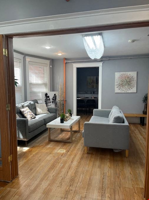 EOS House: CoWorking For Women