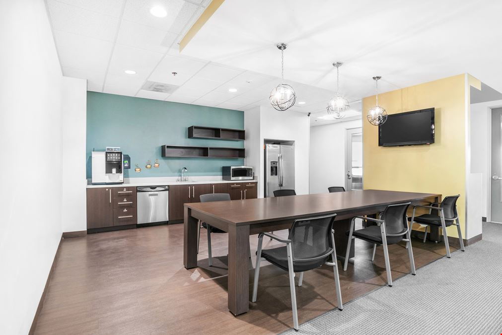 CA, Bakersfield - 4900 California Avenue