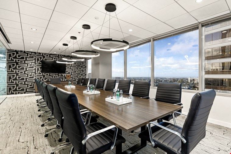 16th Flr - 18 Person Room