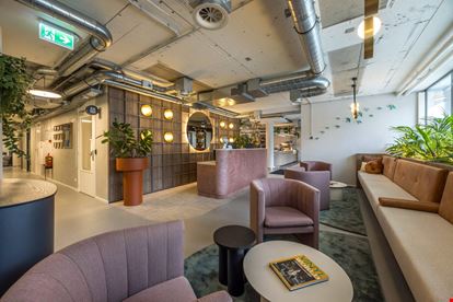 Clockwise - The Hague