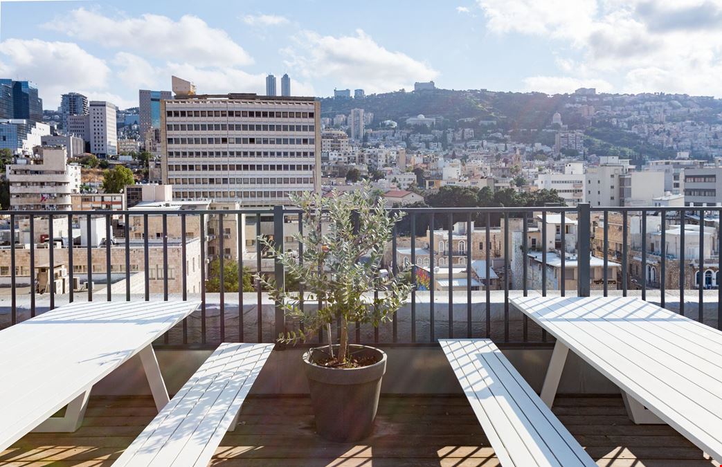 Derech Ha'atzmaut 45