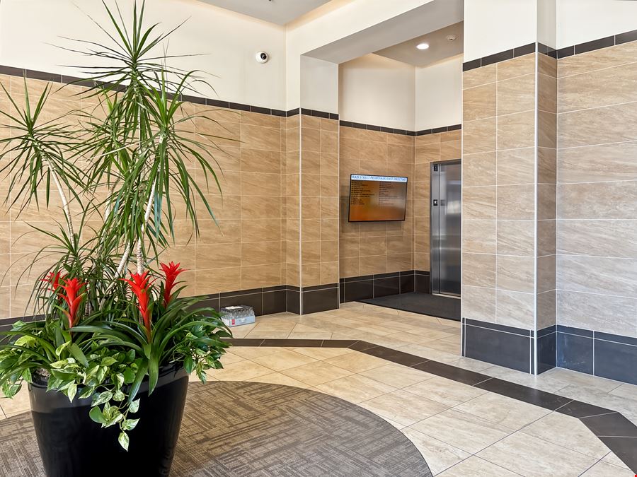 Regus - Naperville - Main Street Promenade
