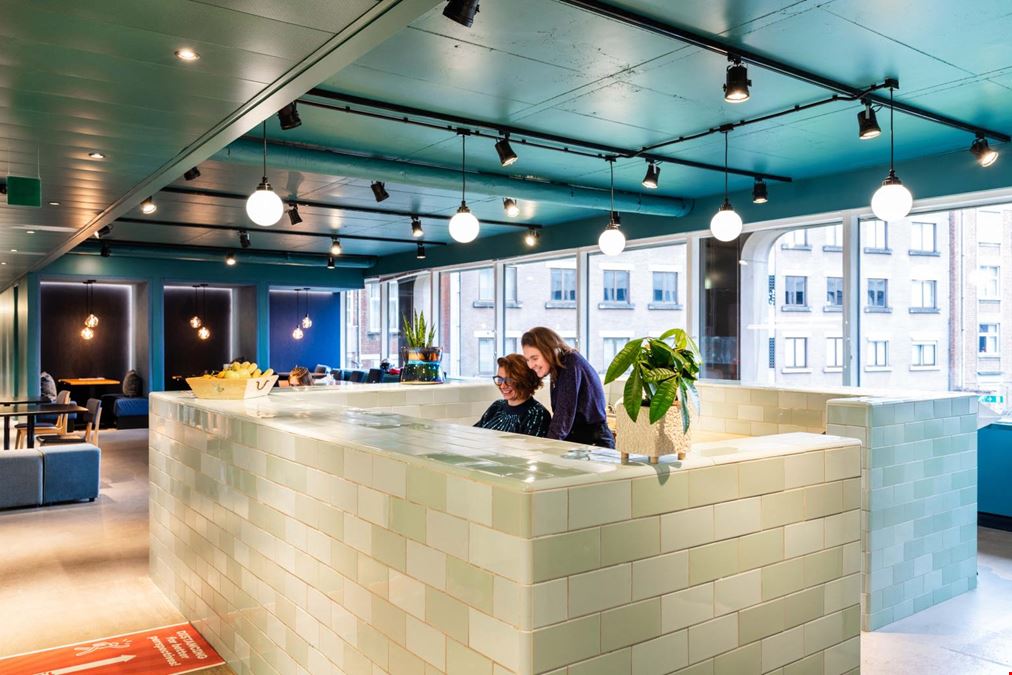 Silversquare  Louise