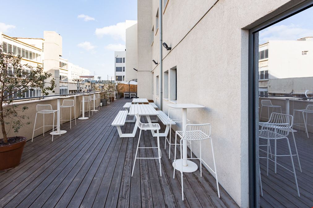 Derech Ha'atzmaut 45