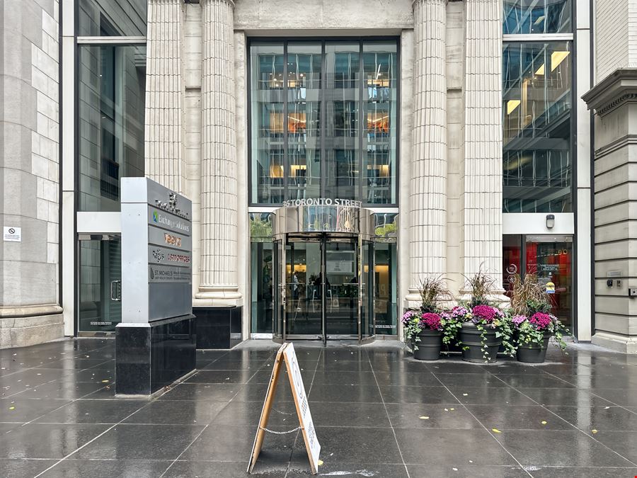 Regus - Toronto - Street