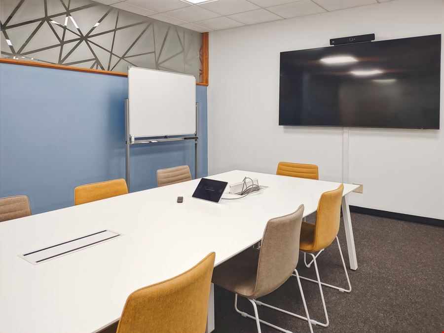 WI, Waukesha - 259 W Broadway