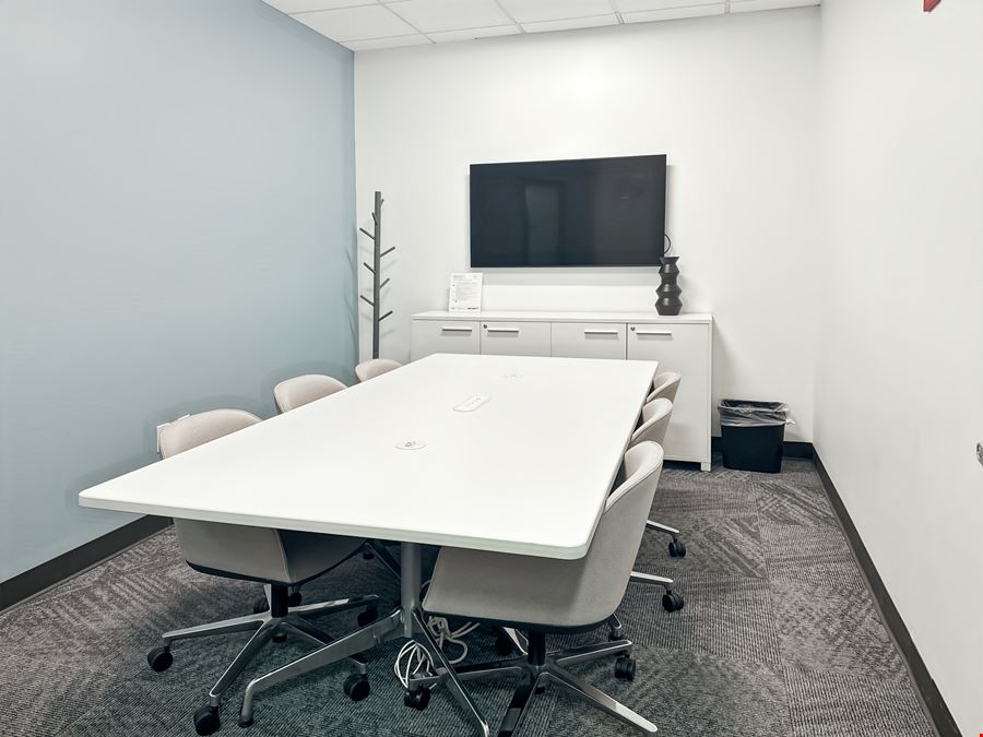 Regus - Alexandria - 211 N Union