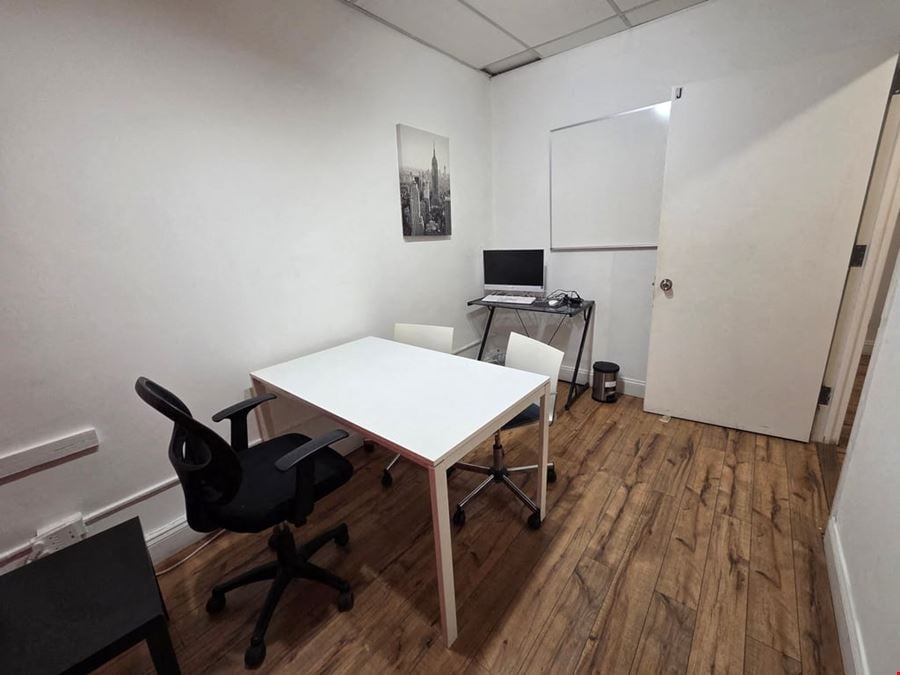 704-J: Private Office for 4 in Manhattan