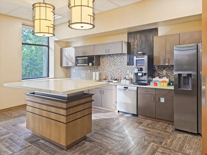 WI, Eau Claire - Oakwood Mall Dr