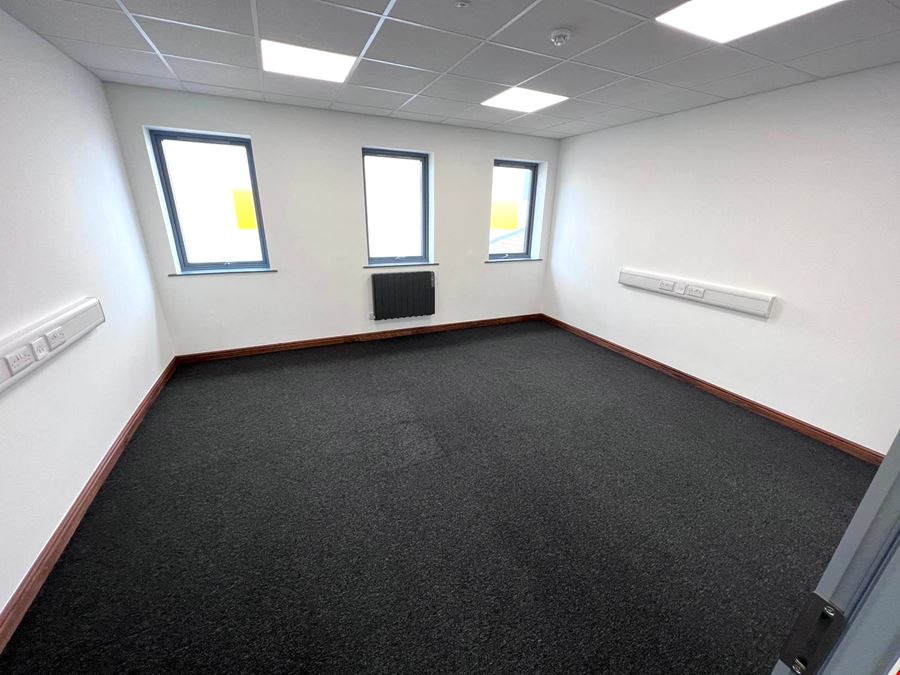 Storage Giant - Bridgend
