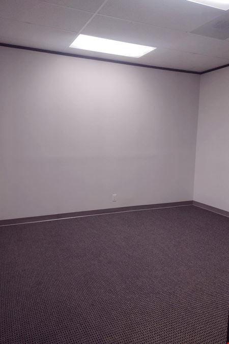 340-350 N Sam Houston Pkwy E