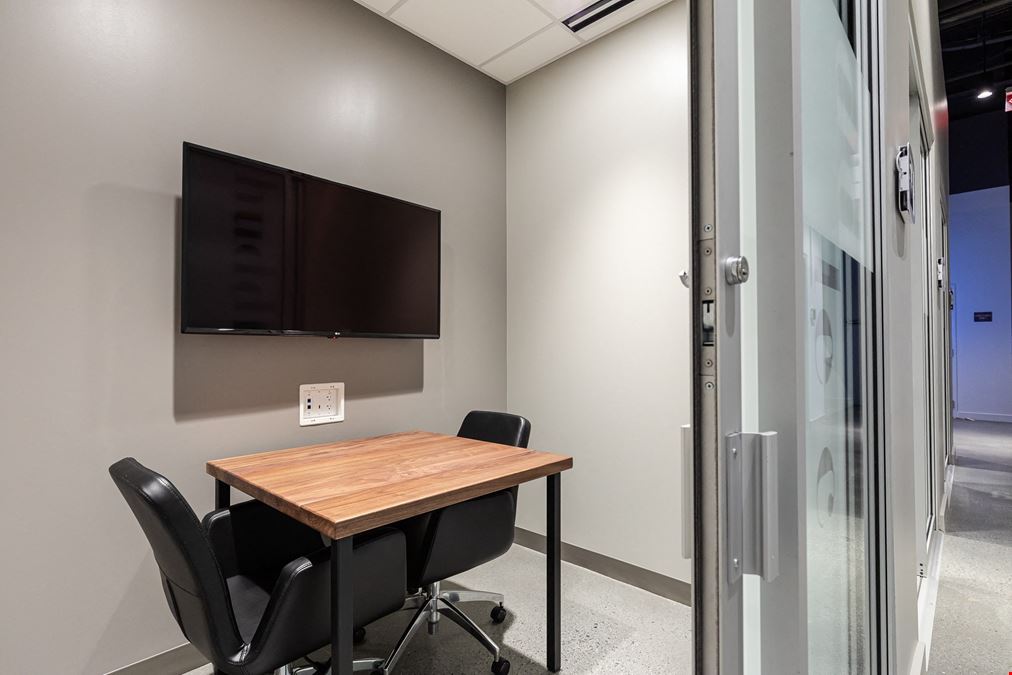 Huddle Room C