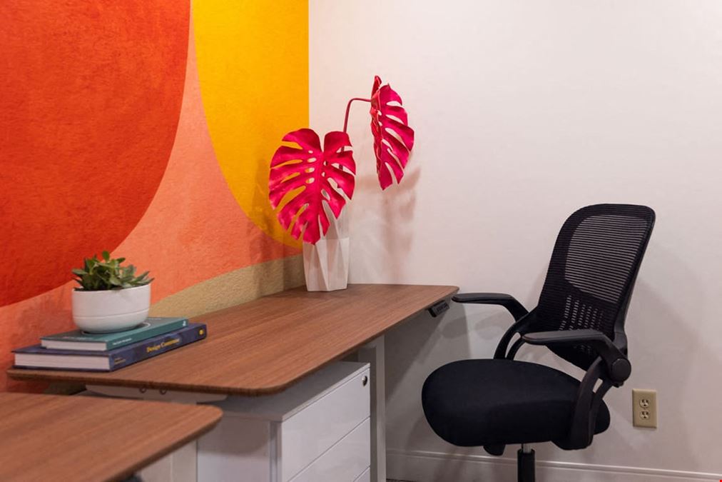 Dedicated Desk: The Privacy Point (Right Corner)