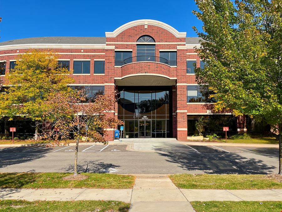 MN, Edina - Grandview Square