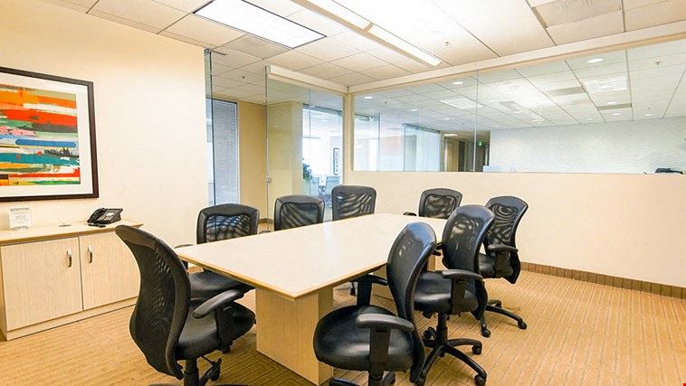 8 Person Meeting Room