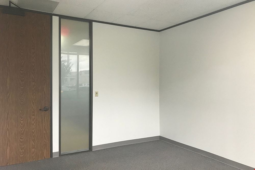 Workstyle Flexible Spaces - 340-350 N Sam Houston Pkwy E