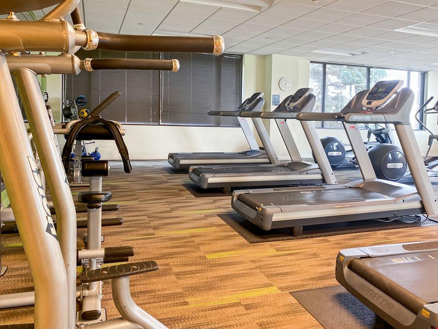 IL, Warrenville - Cantera