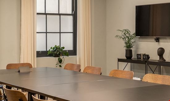 Fora - 7 Stratford Place