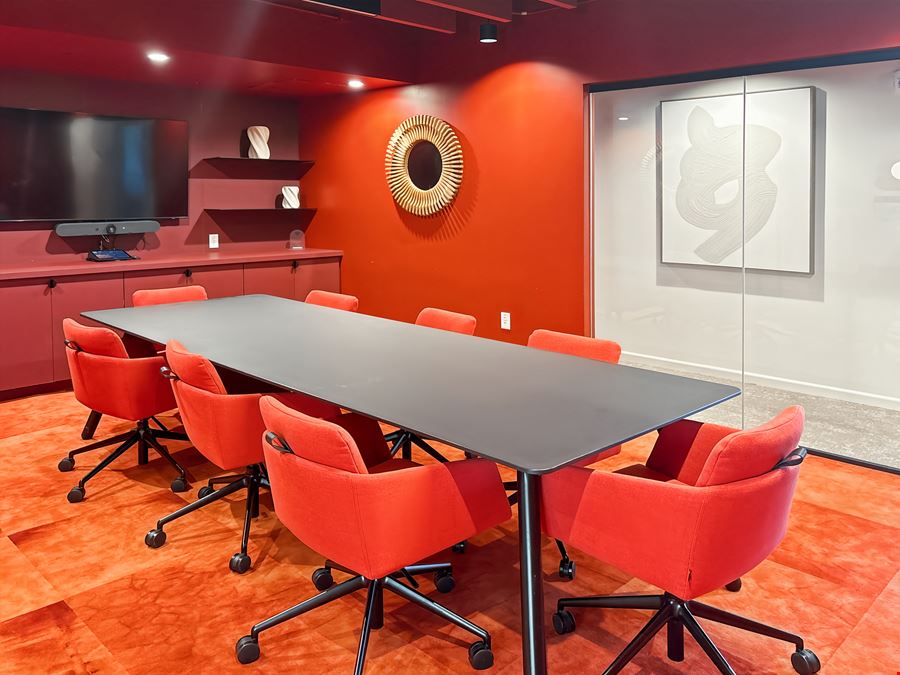 NE, Omaha - 2027 Dodge St