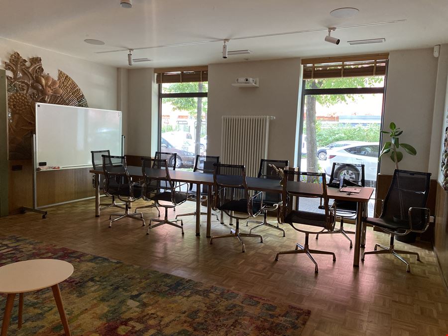 THE GATE BERLIN - MADMEN