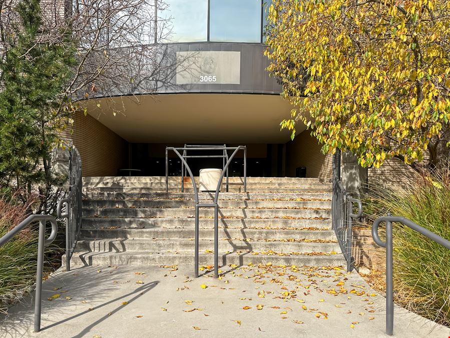 CO, Boulder - Center Green Dr