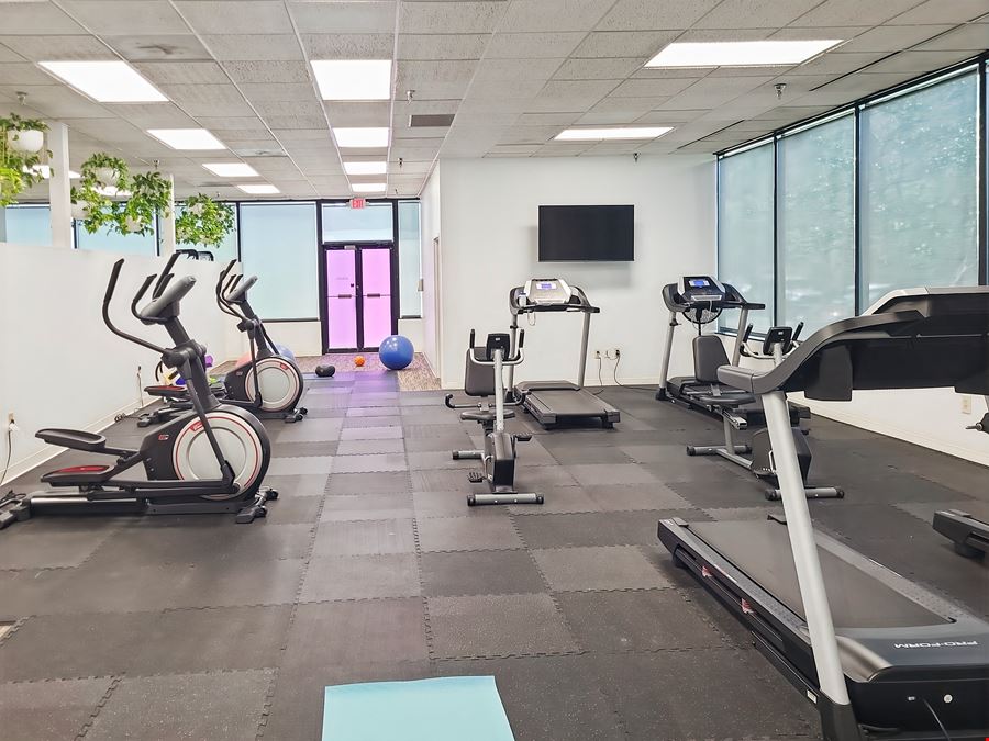 AL, Mobile - Montlimar Dr