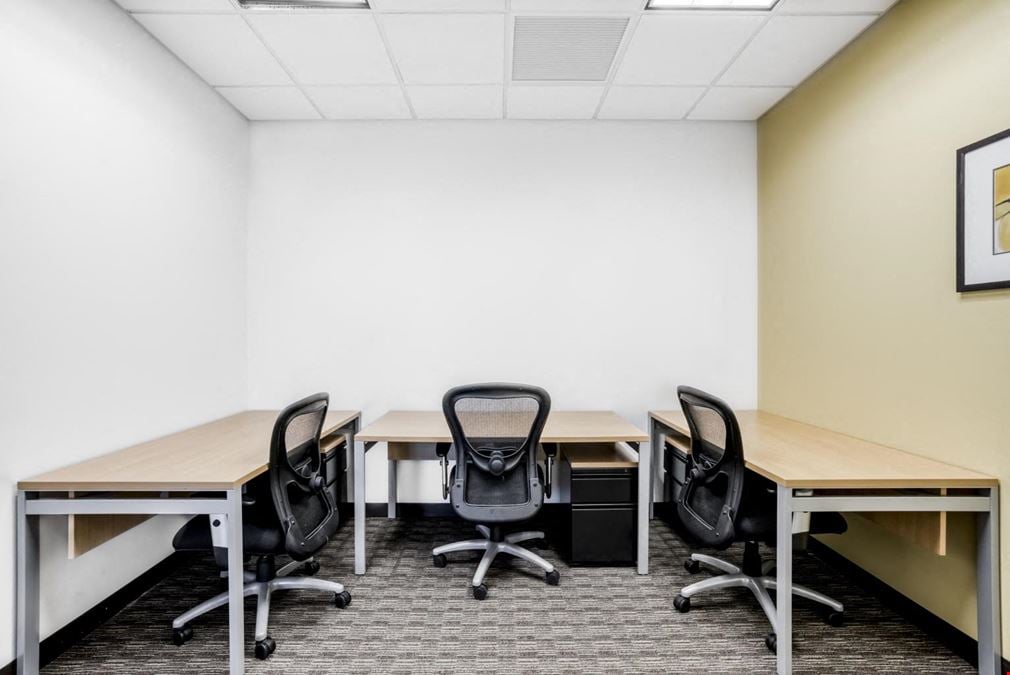 Regus - Naperville - Main Street Promenade