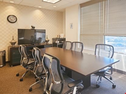 Regus - Fayetteville - Main Street Office Center