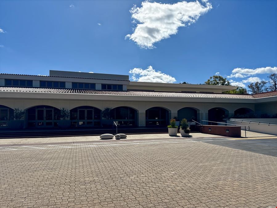 CA, Calabasas - Spaces Park Calabasas