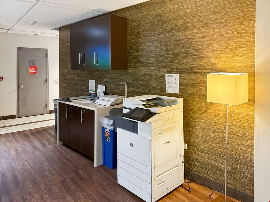 Regus - New York City - 600 Third Avenue