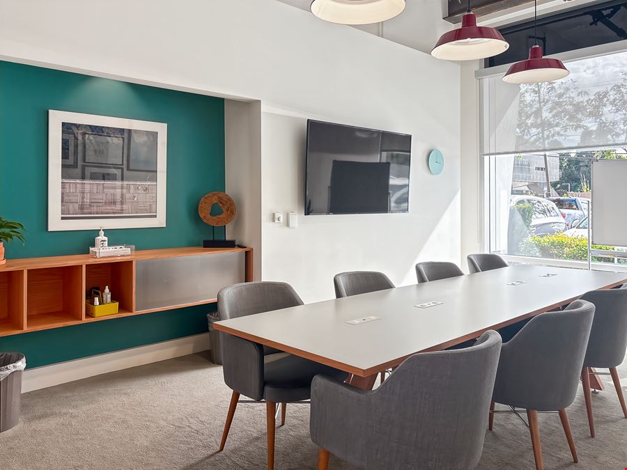 CA, Menlo Park-Spaces Menlo Park