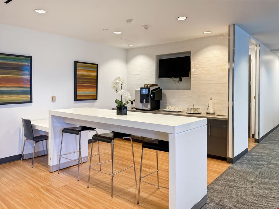 Regus - Long Beach – Landmark Square