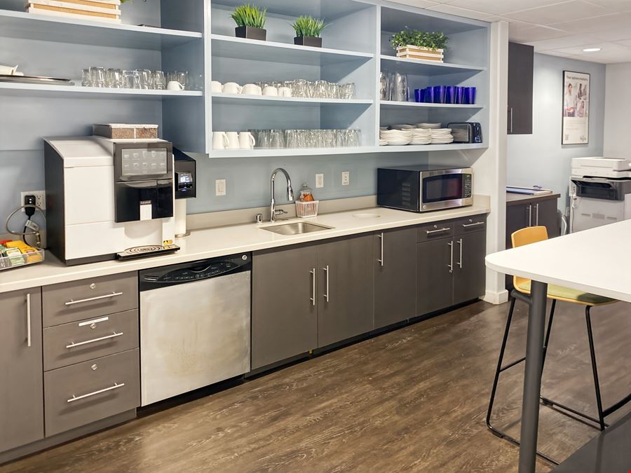 CA, Santa Barbara - Downtown Santa Barbara