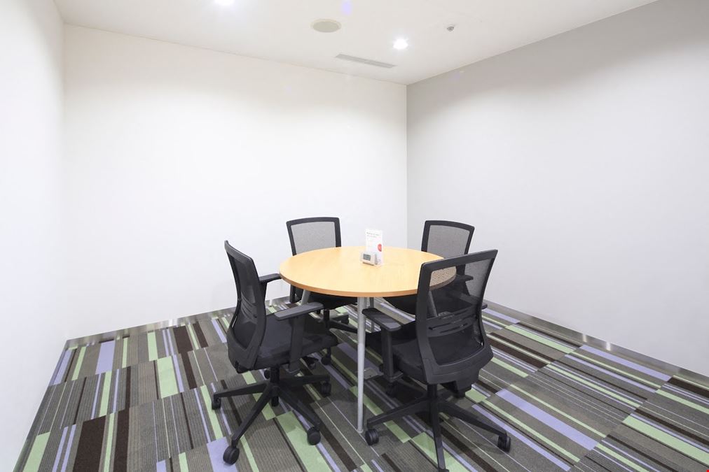 IWG Japan - Regus - Hankyu Senri Choou