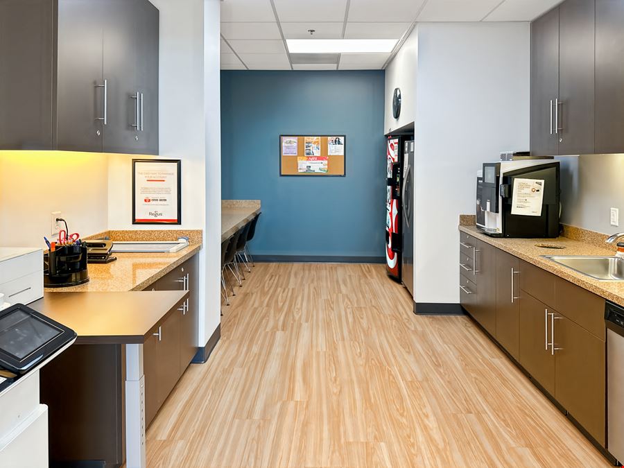 Winston-Salem - St. George Square