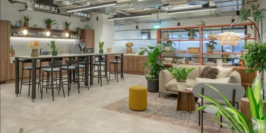 Koba at 100 Barbirolli Square