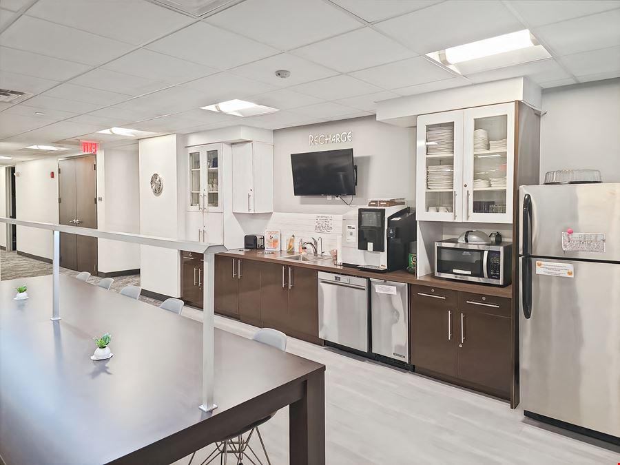 Regus - Windsor - 360 Bloomfield