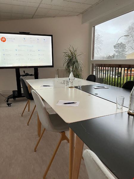 Preview of HéBoss Coworking Coworking space for Rent in Ris-Orangis